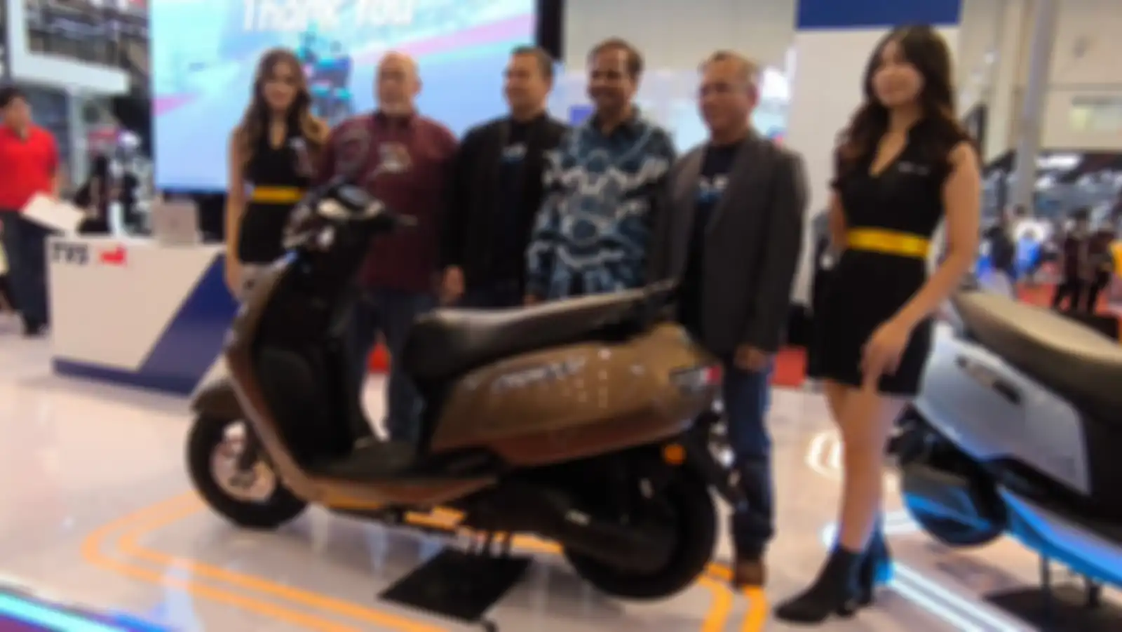 Pengenalan motor listrik baru TVS iQube di IMOS 2024.