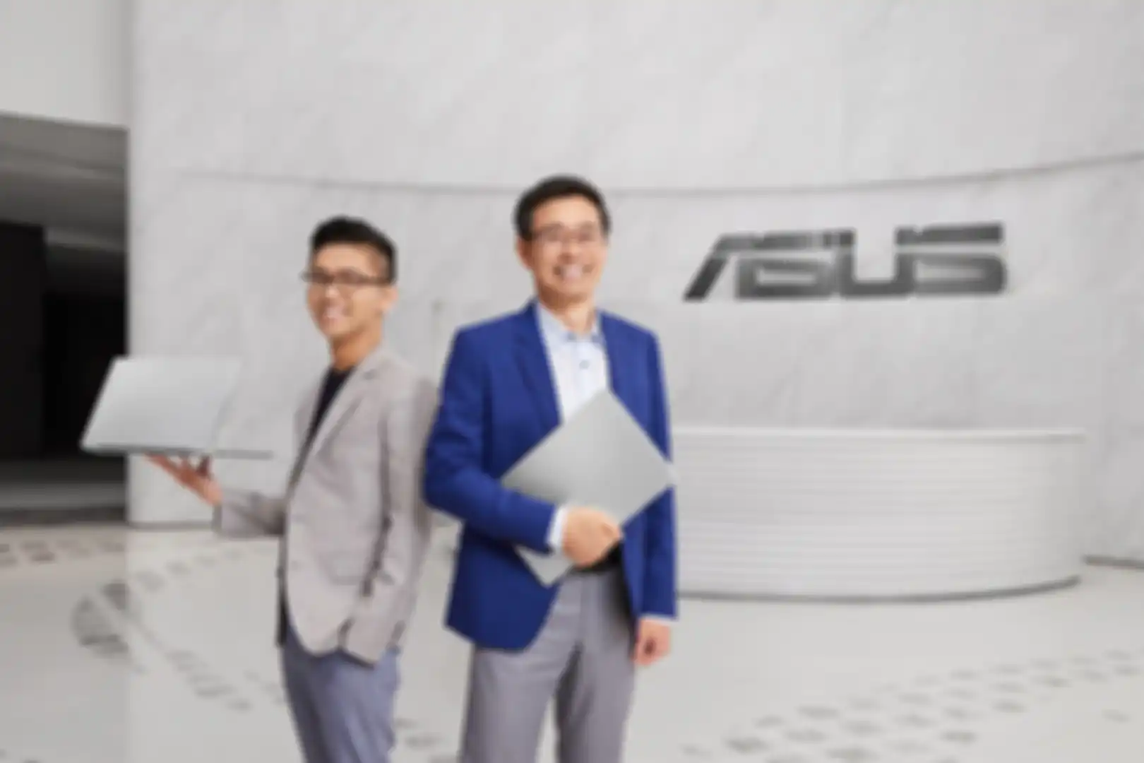 ASUS memperkenalkan laptop dengan chip Snapdragon Elite X, Vivobook S15