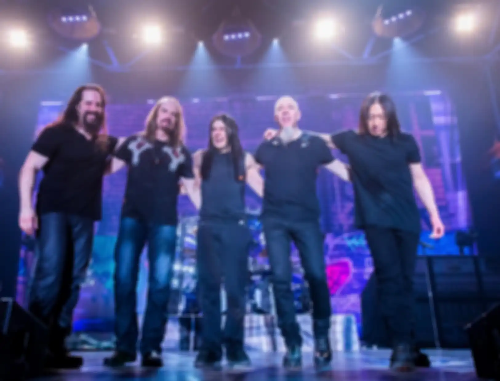 Penampilan Dream Theatre.