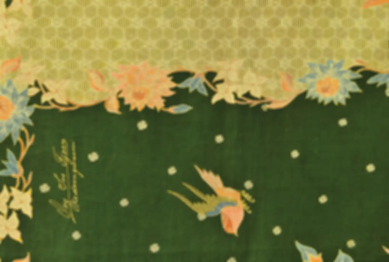 Motif batik oey soe tjoen yang sangat khas.