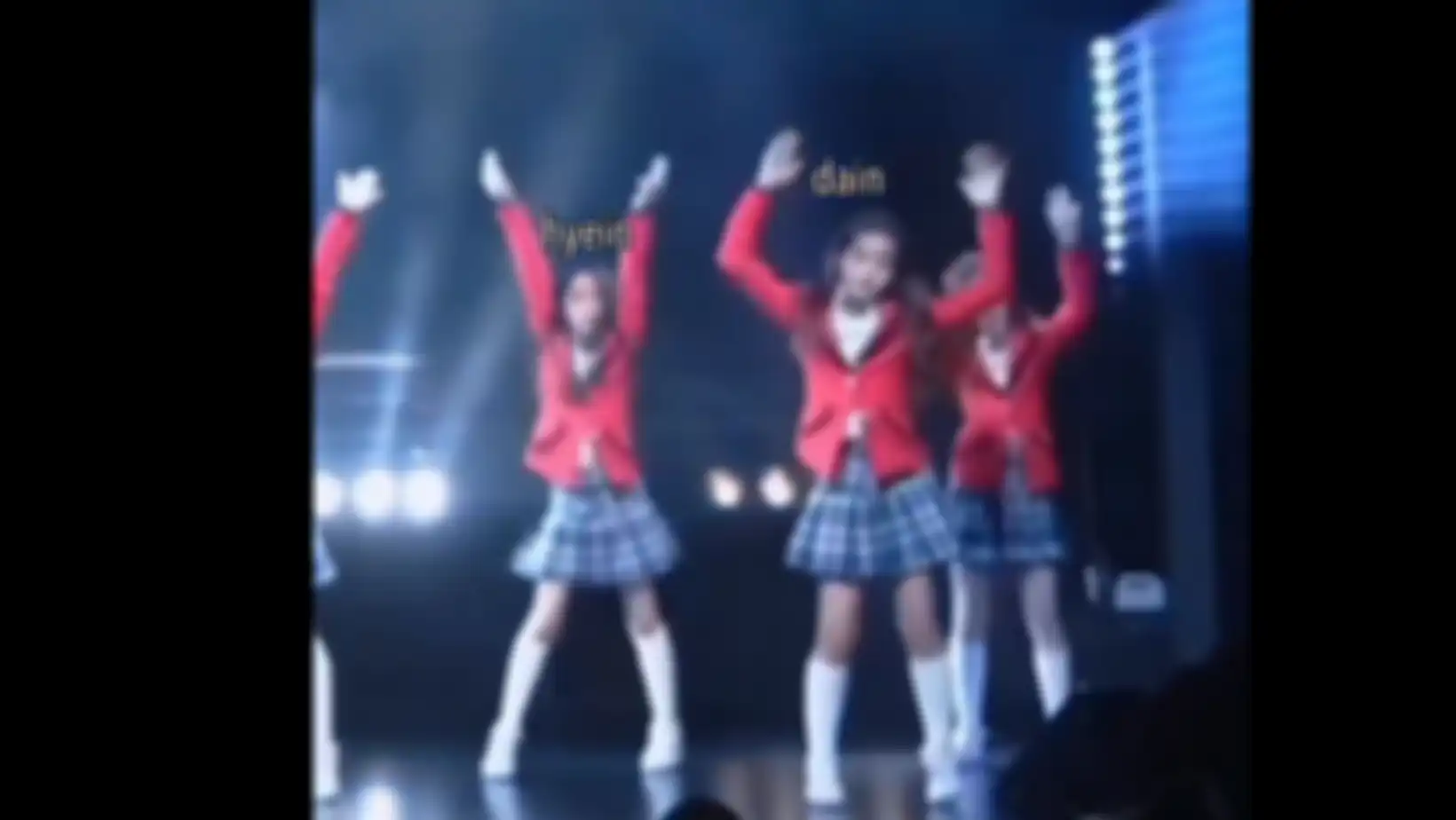 Rora BABYMONSTER dan Hyein Newjeans