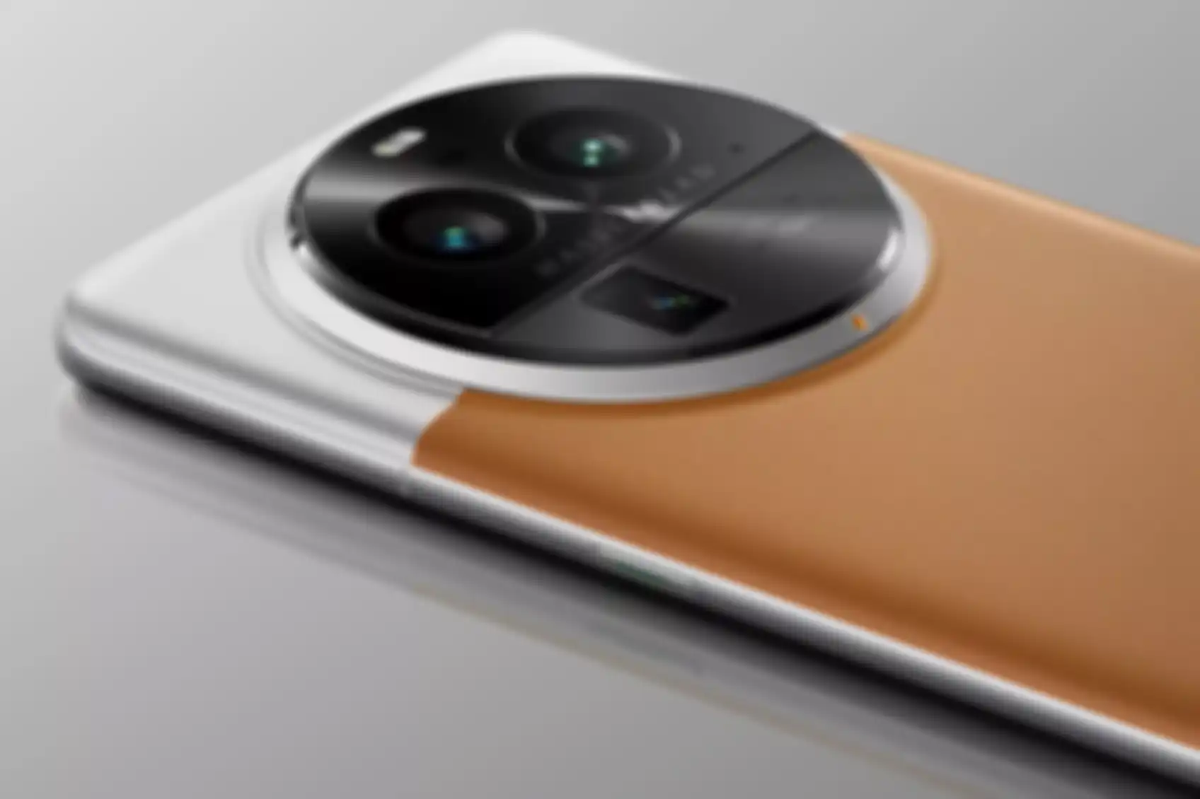Tampilan kamera belakang Oppo Find X6 Pro. 