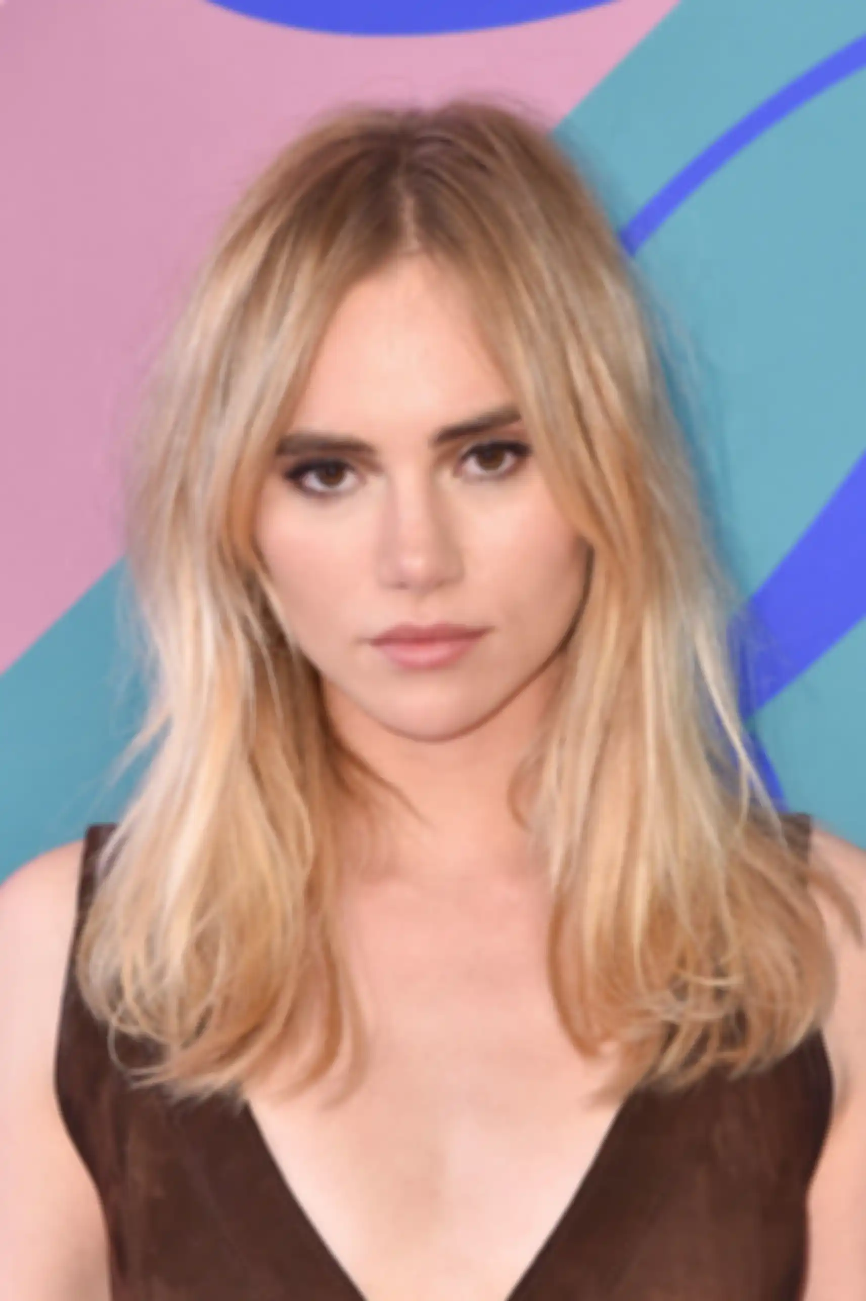 Lob dan curtain bangs,  tren rambut pendek 2020