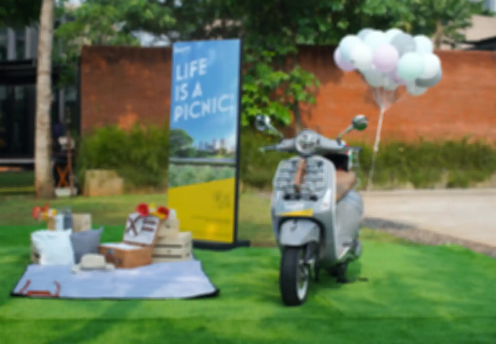 Vespa Picnic Limited Edition.