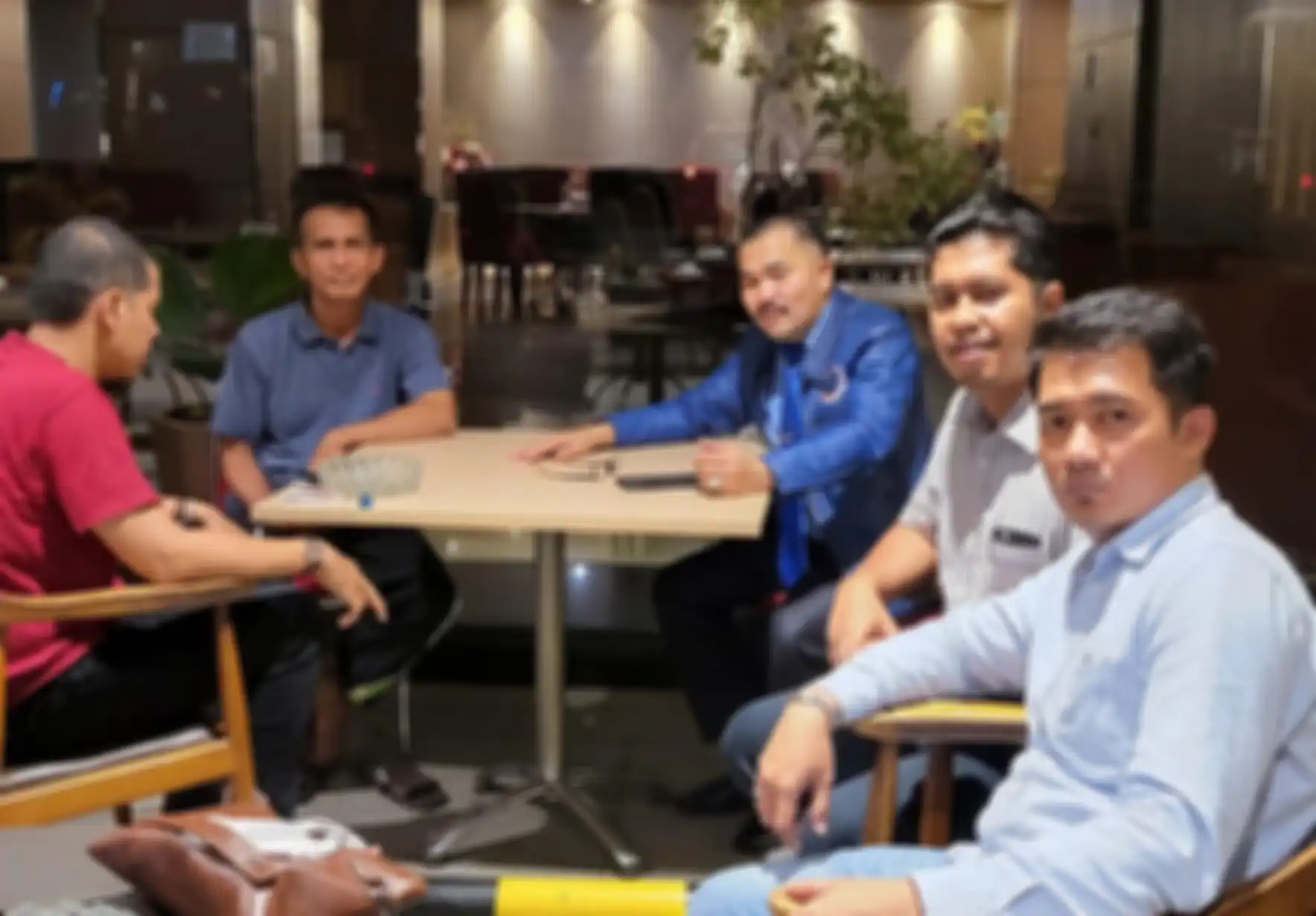 Saor Siagian sosok pengacara yang bentuk tim pembela Brigadir Yosua ternyata siap adu jotoh dengan politisi PDIP. Foto wajahnya dikenali.
