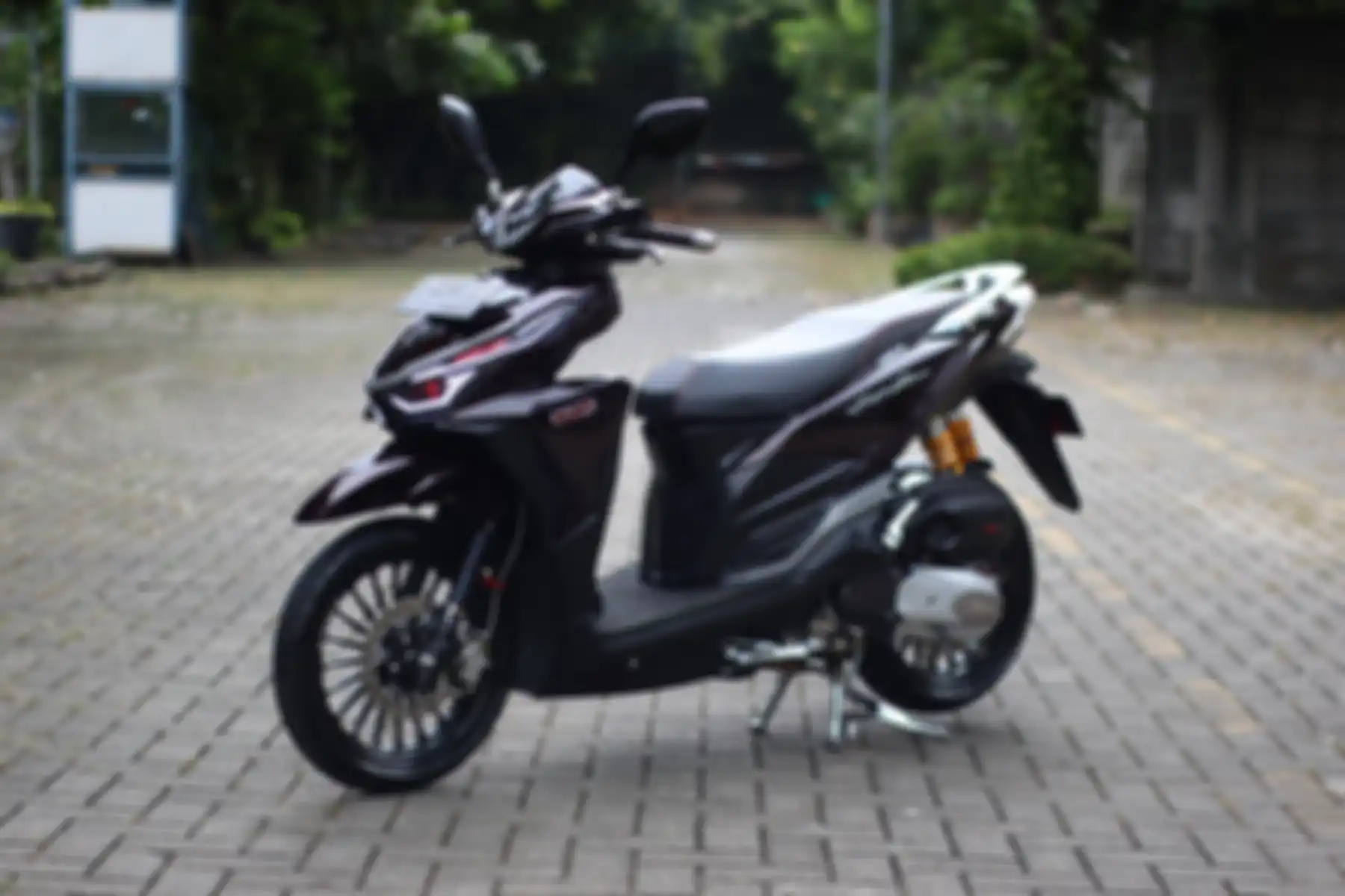 Modifikasi Honda Vario 150 milik Joshua, pilih konsep simpel dan elegan.