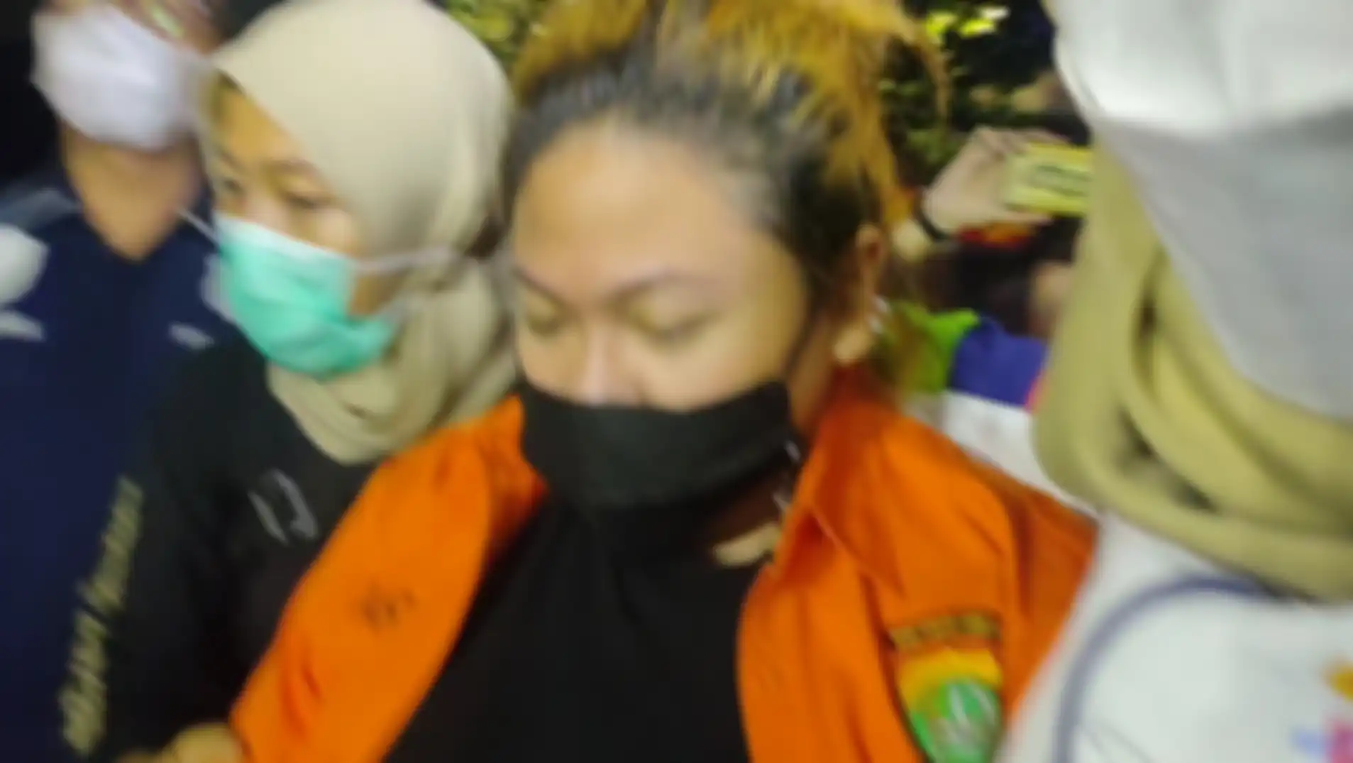 Anak Nia Daniaty, Olivia Nathania, resmi ditahan di Rumah Tahanan Polda Metro Jaya, Kamis (11/11/2021).