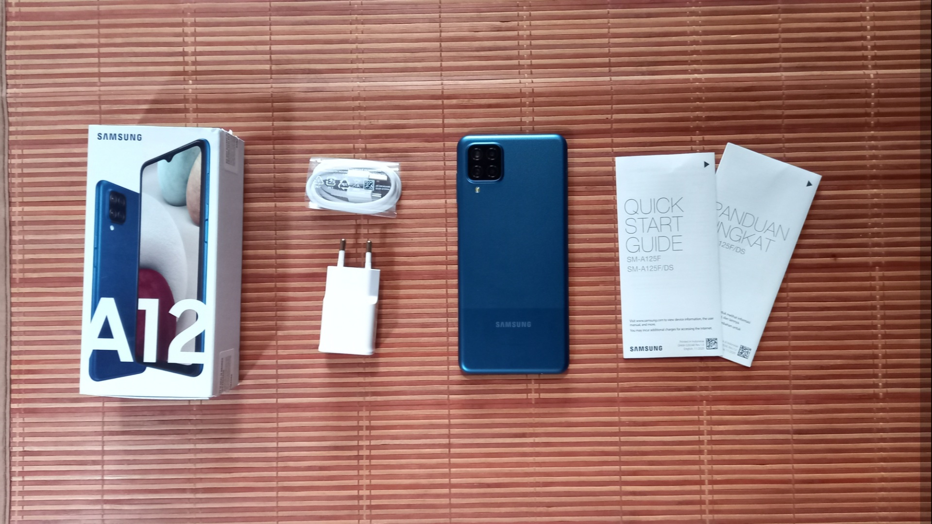 Isi box Samsung Galaxy A12.