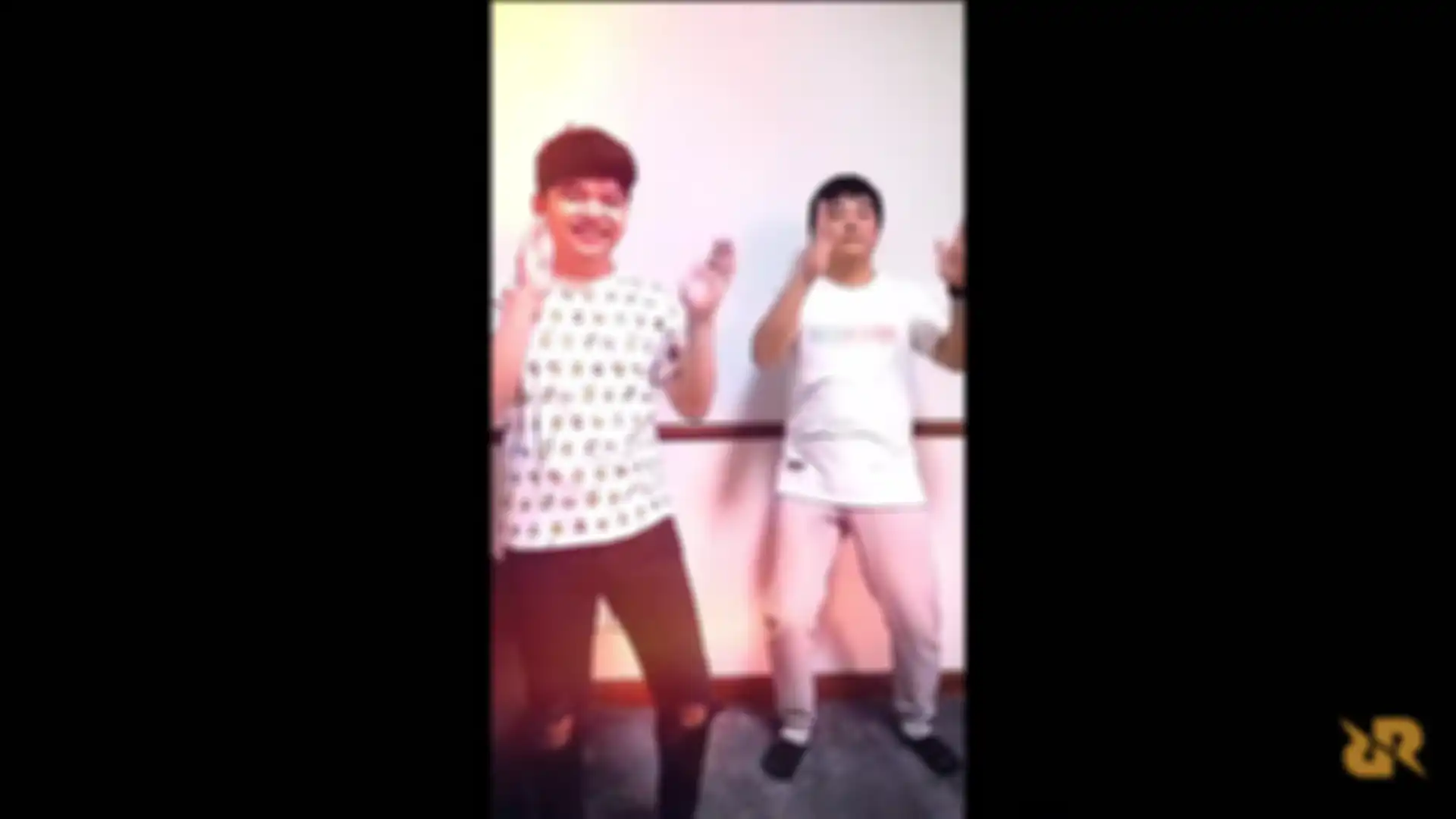 Tangkapan layar YouTube RRQ Hoshi (Acil dan Andrian Pauline)