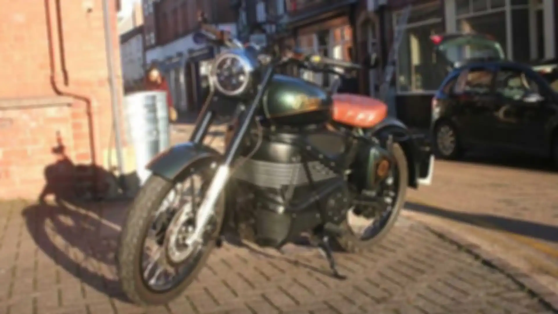 Photon, motor listrik berbasis Royal Enfield Bullet 350.