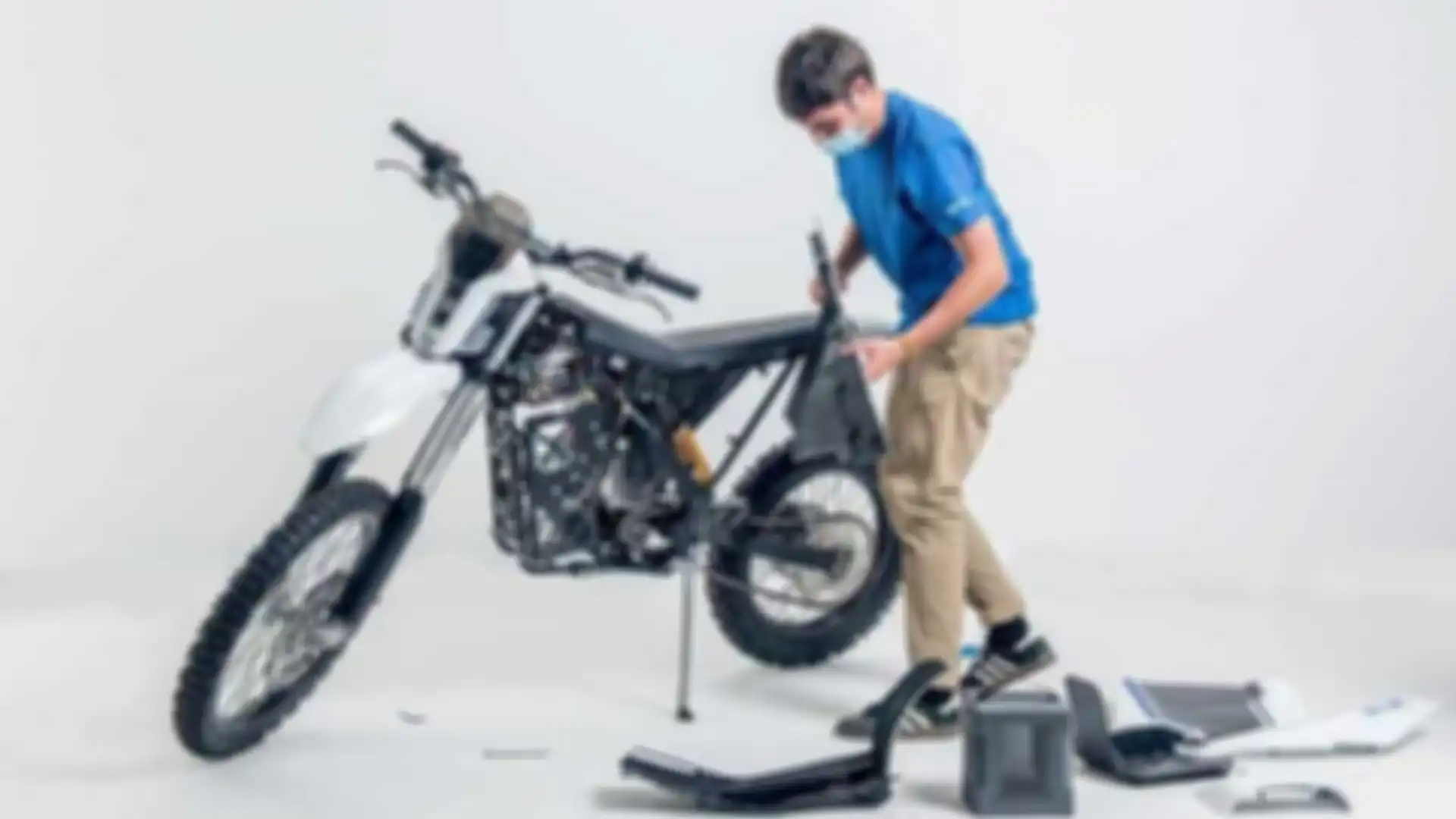 Bodywork di motor listrik Dayna ini dibuat dengan teknik 3D Printing.