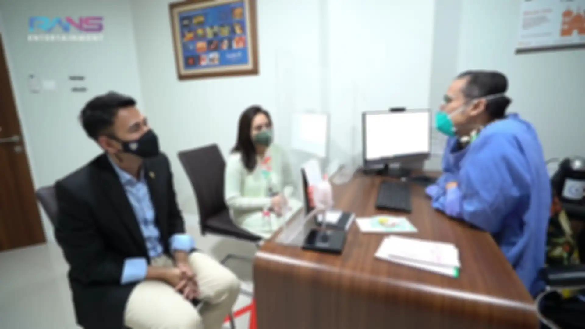 Raffi Ahmad dan Nagita Slavina saat cek kehamilan di dokter kandungan