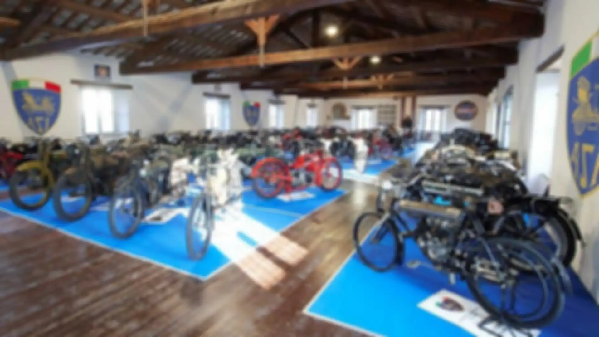 Beragam koleksi motor klasik langka yang dipamerkan di Museum Benelli.