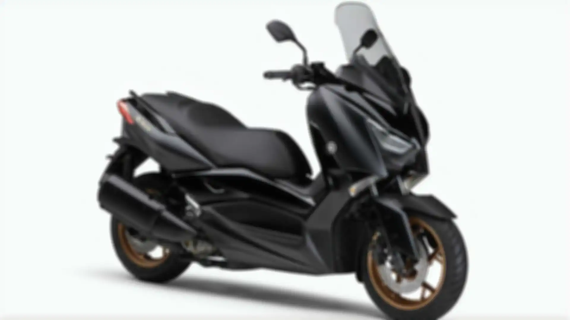 Yamaha XMAX ABS 2021 dapat beberapa update minor.