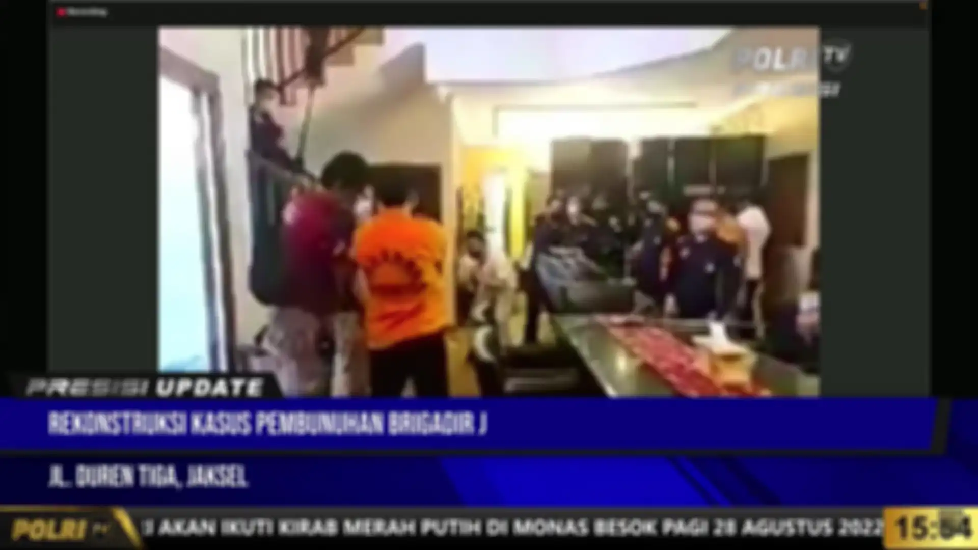 Tangis anak buah Ferdy Sambo pecah disentil ucapan istri Bripka Ricky Rizal. Nama baik bapak kamu yang juga polisi kena imbas, katanya.