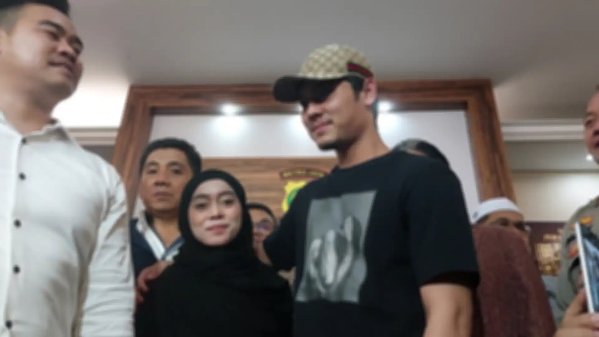 Lesty Kejora akhirnya resmi mengumumkan bahwa dirinya berdamai dengan Rizky Billar.