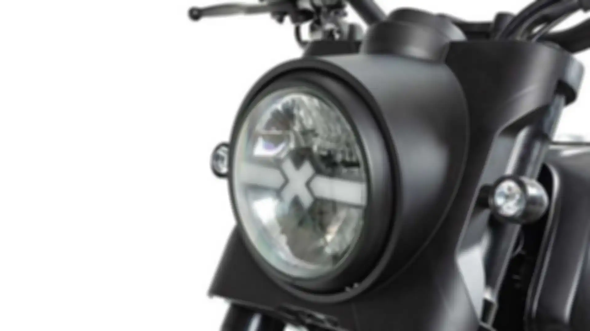 Headlamp Brixton Felsberg 125 FT punya ciri khas motor retro modern.