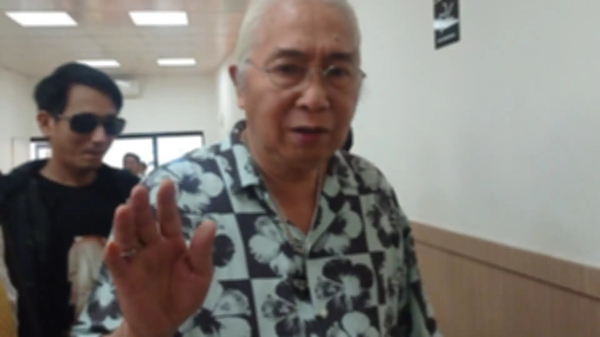 Gideon Tengker dalam sidang harta hana gini denhgan Rieta Amilia.