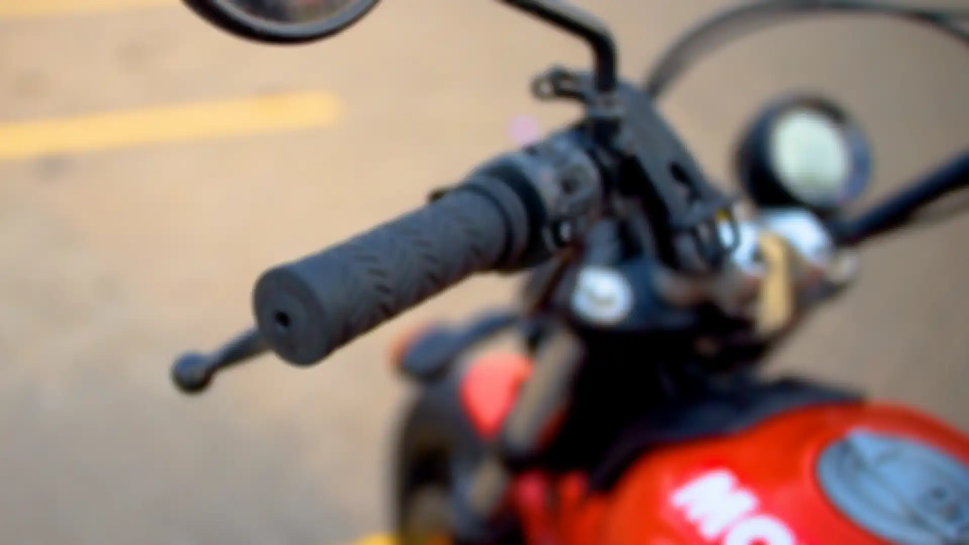 Handgrip Hayaidesu Rebel untuk motor custom atau motor klasik.