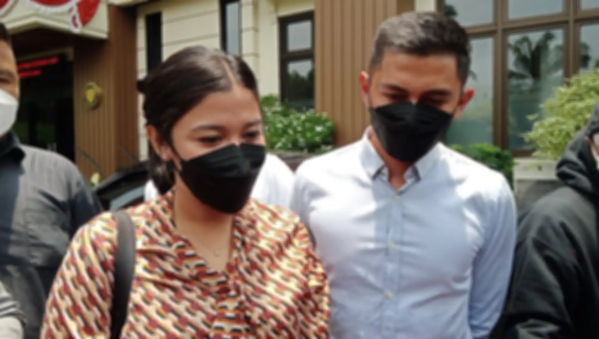 Kenang Mirdad bersama Naysila Mirdad di Pengadilan Agama Jakarta Selatan, Selasa (5/10/2021).