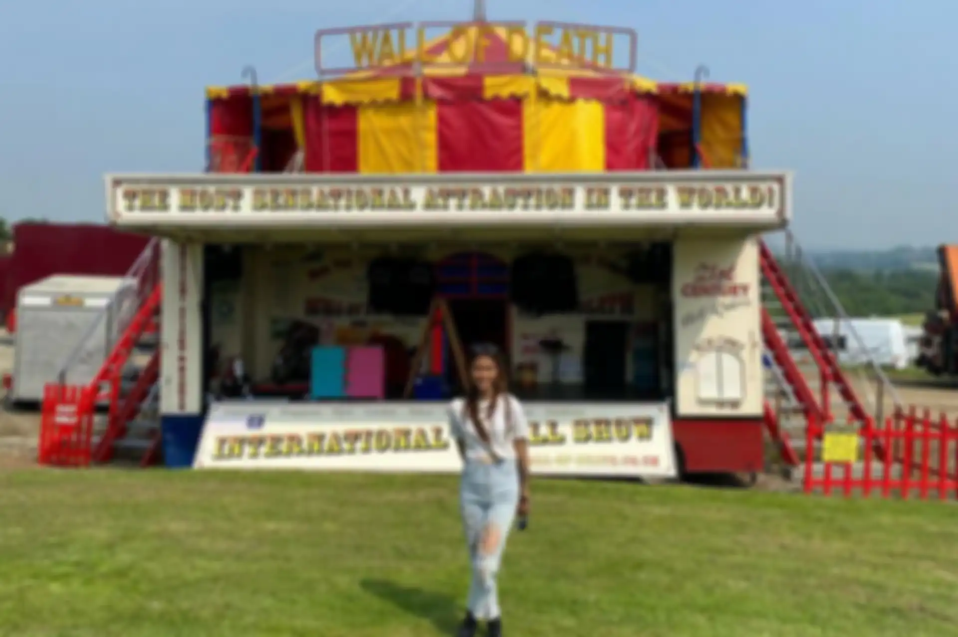 Karmila Purba tampil di Ken Fox Wall Of Death. 
