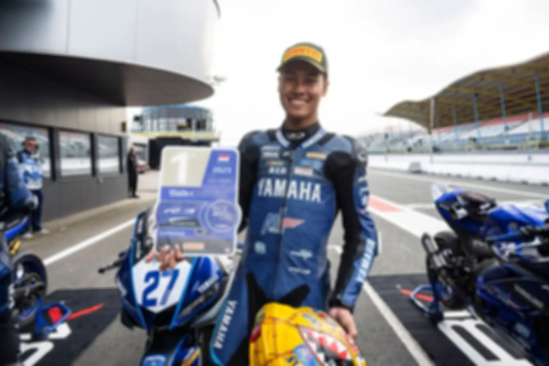 Aldi Satya Mahendra, pembalap pertama di R3 bLu cRU European Cup yang mencetak pole position di 2023. 