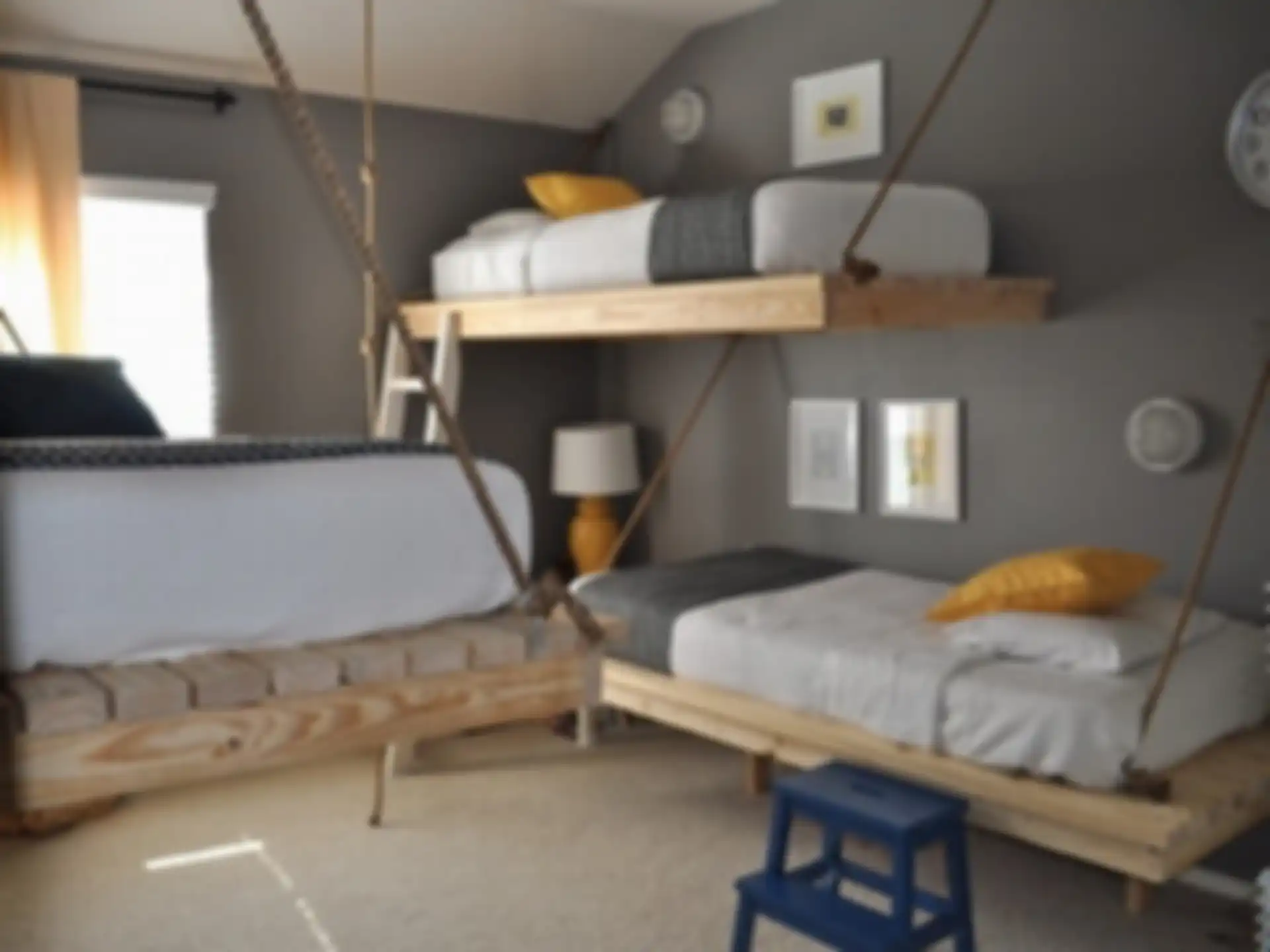 tempat tidur triplets