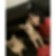 Momo TWICE dan anjing peliharaannya.
