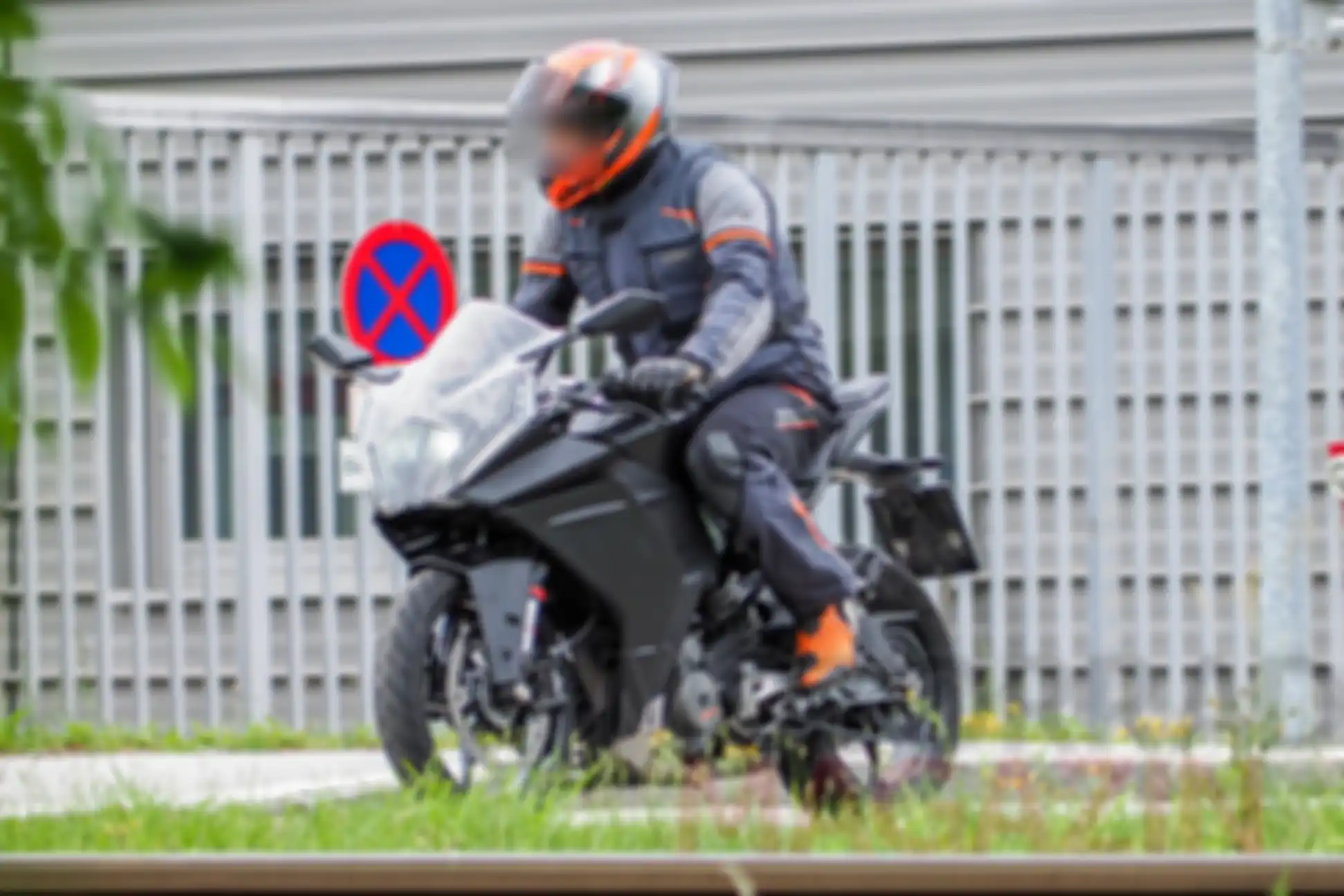 Spyshot KTM RC 390 terbaru lagi dites di jalan raya