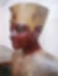 Tutankhamun dinobatkan menjadi raja ketika berumur 9 tahun.