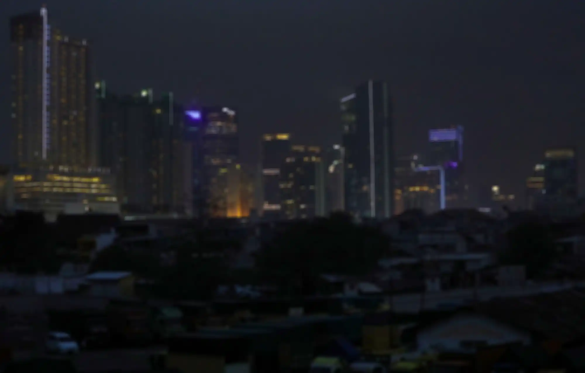 Suasana kota Jakarta yang terdampak listrik padam di Tanah Abang, Jakarta Pusat, Minggu (4/8/2019). Aliran listrik di Banten, Jabodetabek hingga Bandung terputus akibat adanya gangguan pada sejumlah pembangkit di Jawa. TRIBUNNEWS/IRWAN RISMAWAN
