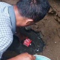 Saat Menggali Sumur, Warga Terkejut Bukan Air yang Keluar Melainkan Cairan Ini