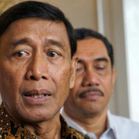 BERITA POPULER: Saat Wiranto Terima 'Supersemar' dari Pak Harto hingga Pelaku Penusukan Tak Tahu Korbannya Wiranto