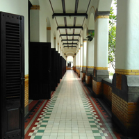 Apakah Benar Lawang Sewu Memiliki 1000 Pintu?