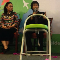Lungguh, Kursi yang Bisa Mengisi Baterai Ponsel