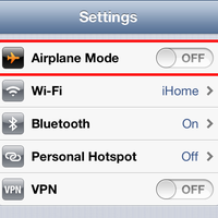 Benarkah “Airplane Mode” pada Ponsel dapat Digunakan saat di Pesawat?