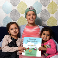 Ibu dengan Kanker Stadium Akhir Ini Membuat Buku untuk Menjelaskan Kanker pada 2 Putri Kecilnya, Sungguh Inspiratif