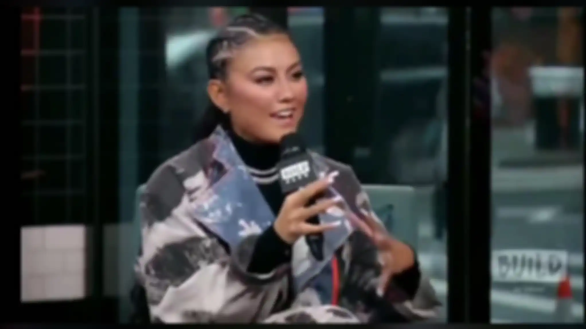 Agnez Mo saat wawancara dengan Build Series by Yahoo.