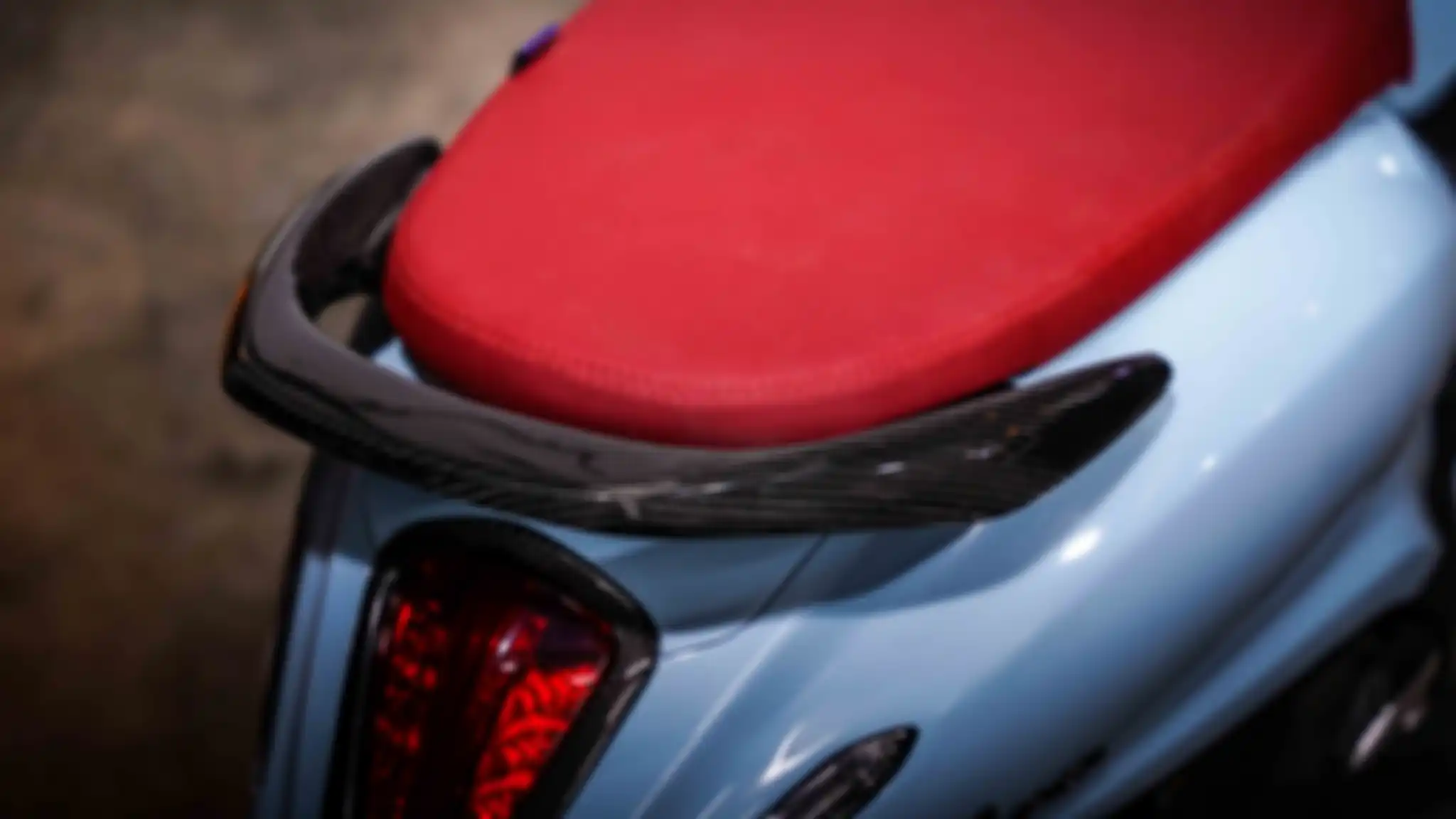 Beberapa bagian bodi sudah dilapis part carbon dari Cabontech.