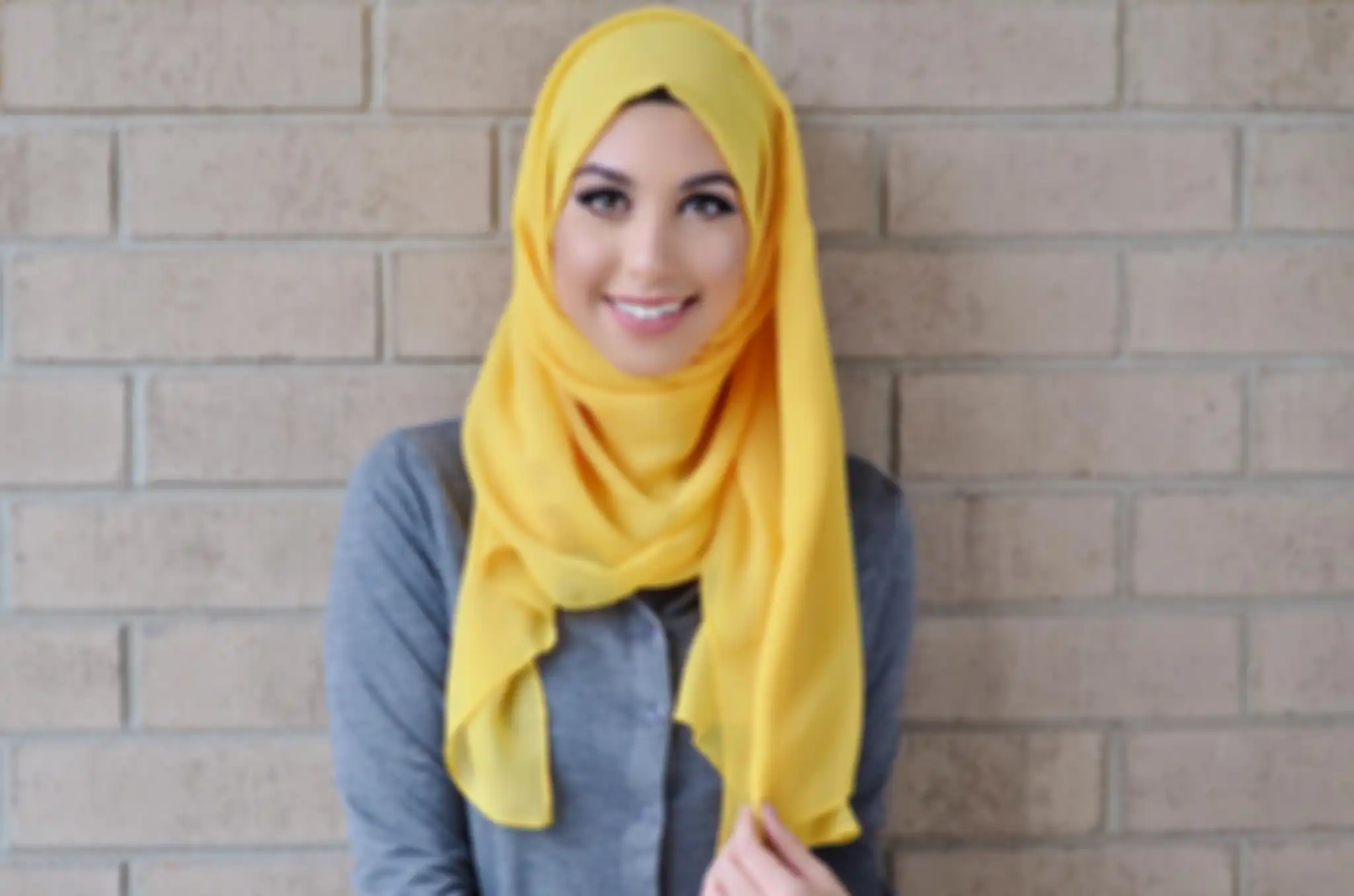 Hijab warna kuning