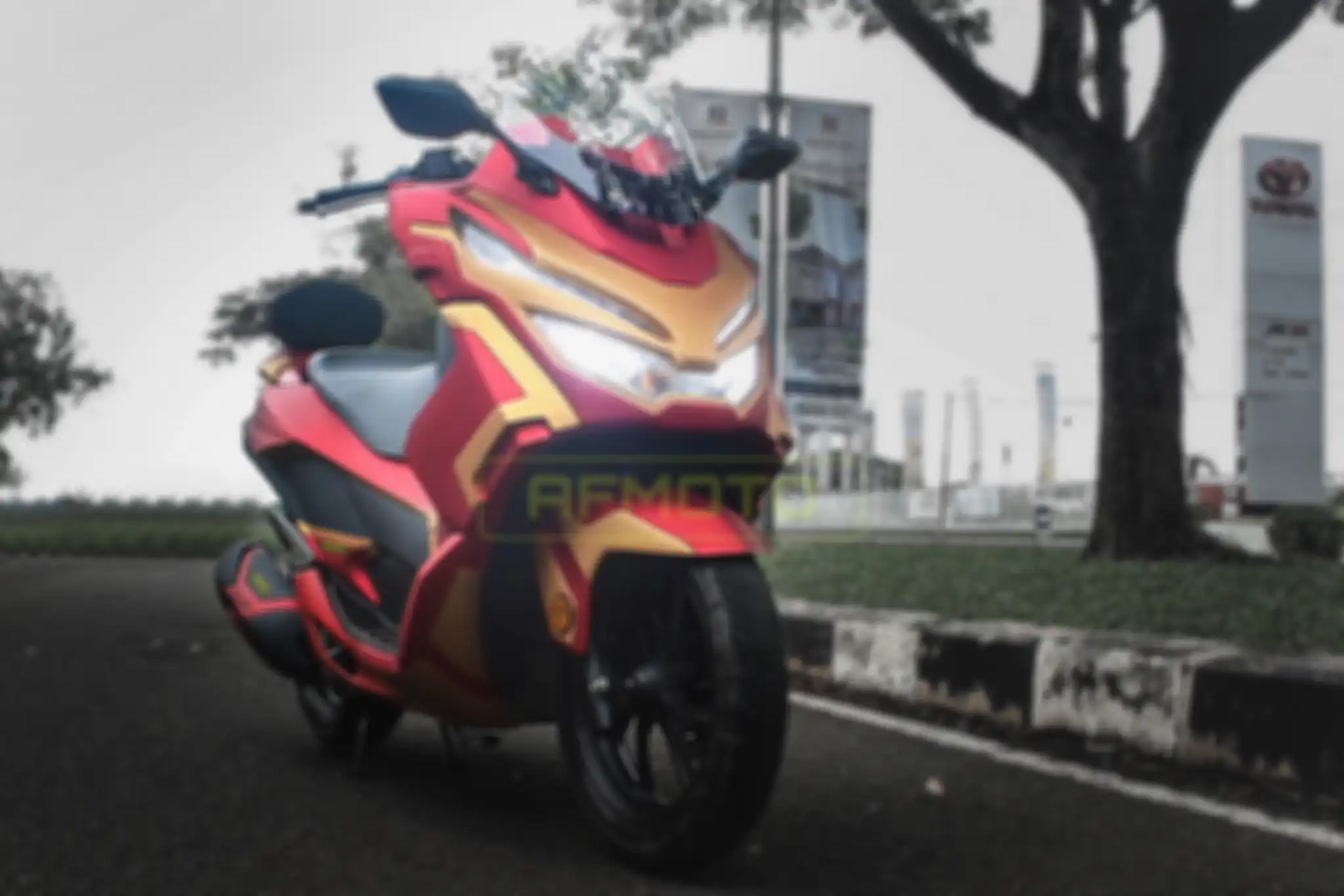 Modifikasi Honda PCX 150 Marvel tampil keren.