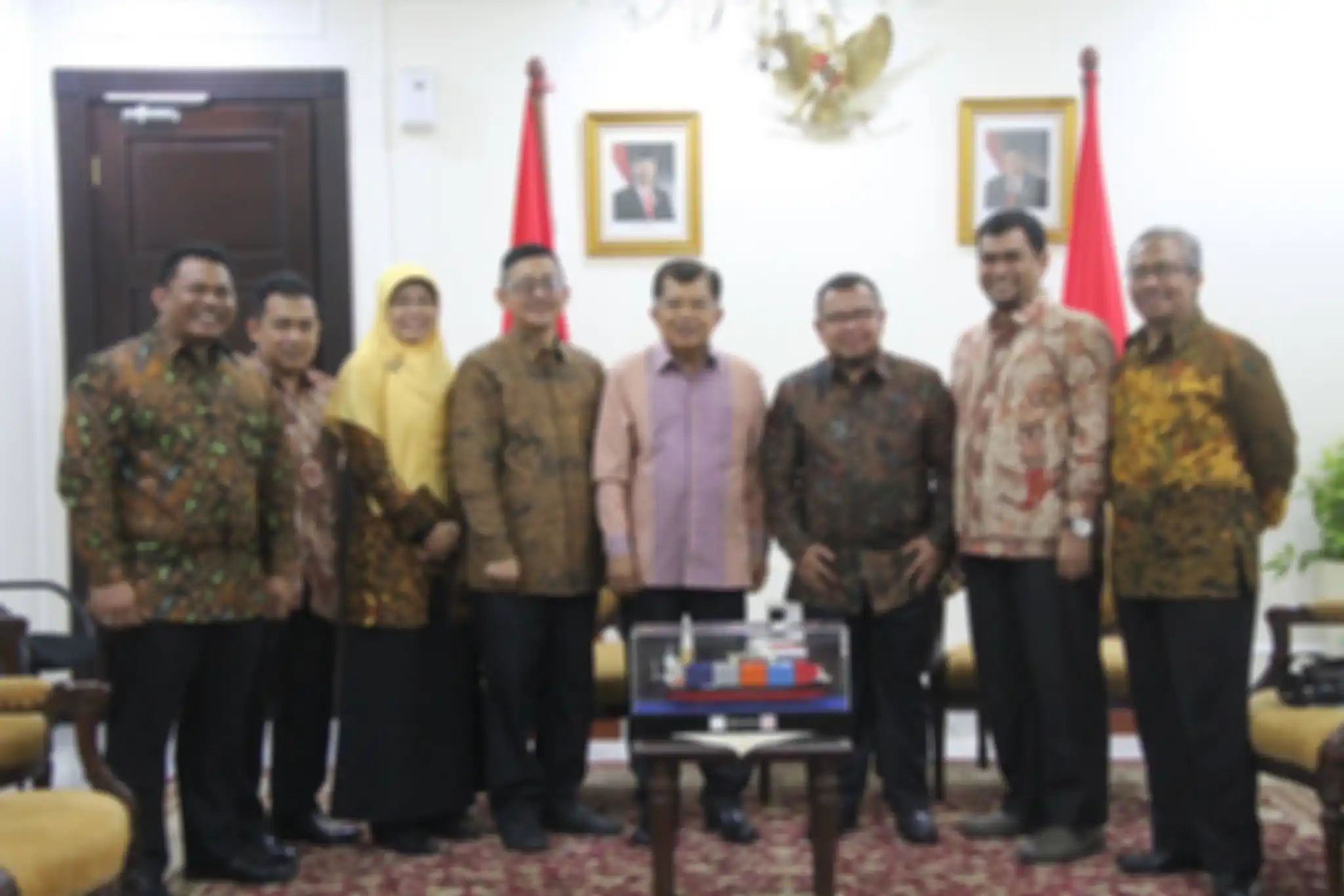 ACT ternyata memutarkan uang dari 10 negara. Segini jumlahnya. Foto Anies Baswedan pakai rompi ACT diungkit-ungkit.