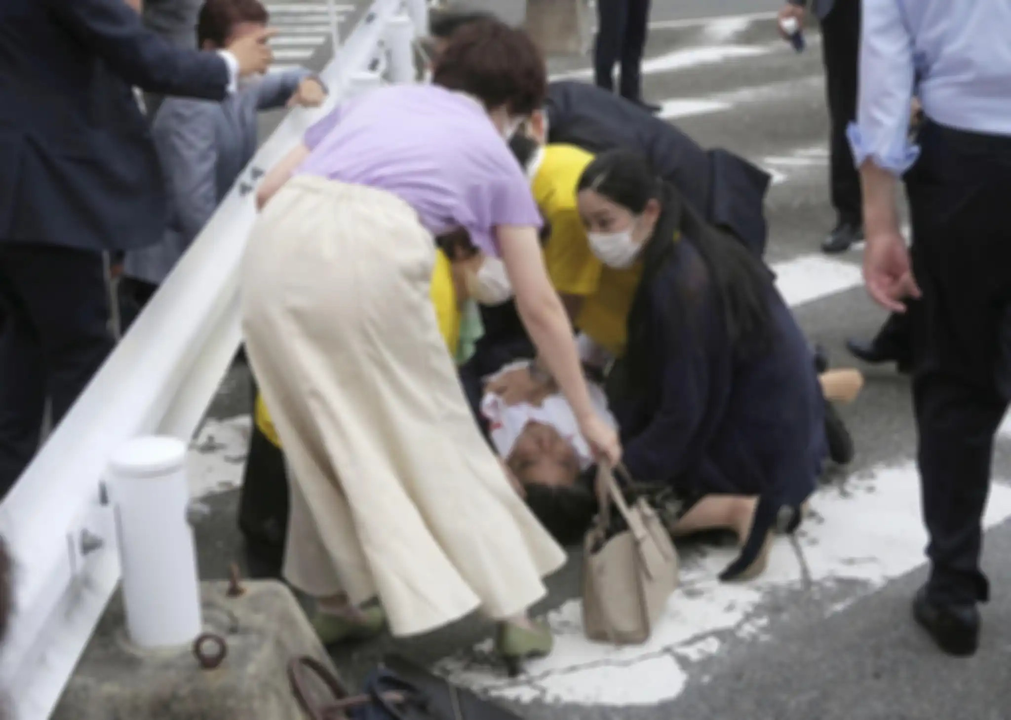 Mantan PM Jepang Shinzo Abe ditembak selagi pidato. Kondisi terkini Shinzo Abe bikin warga berduka. Foto sosoknya disebarkan.