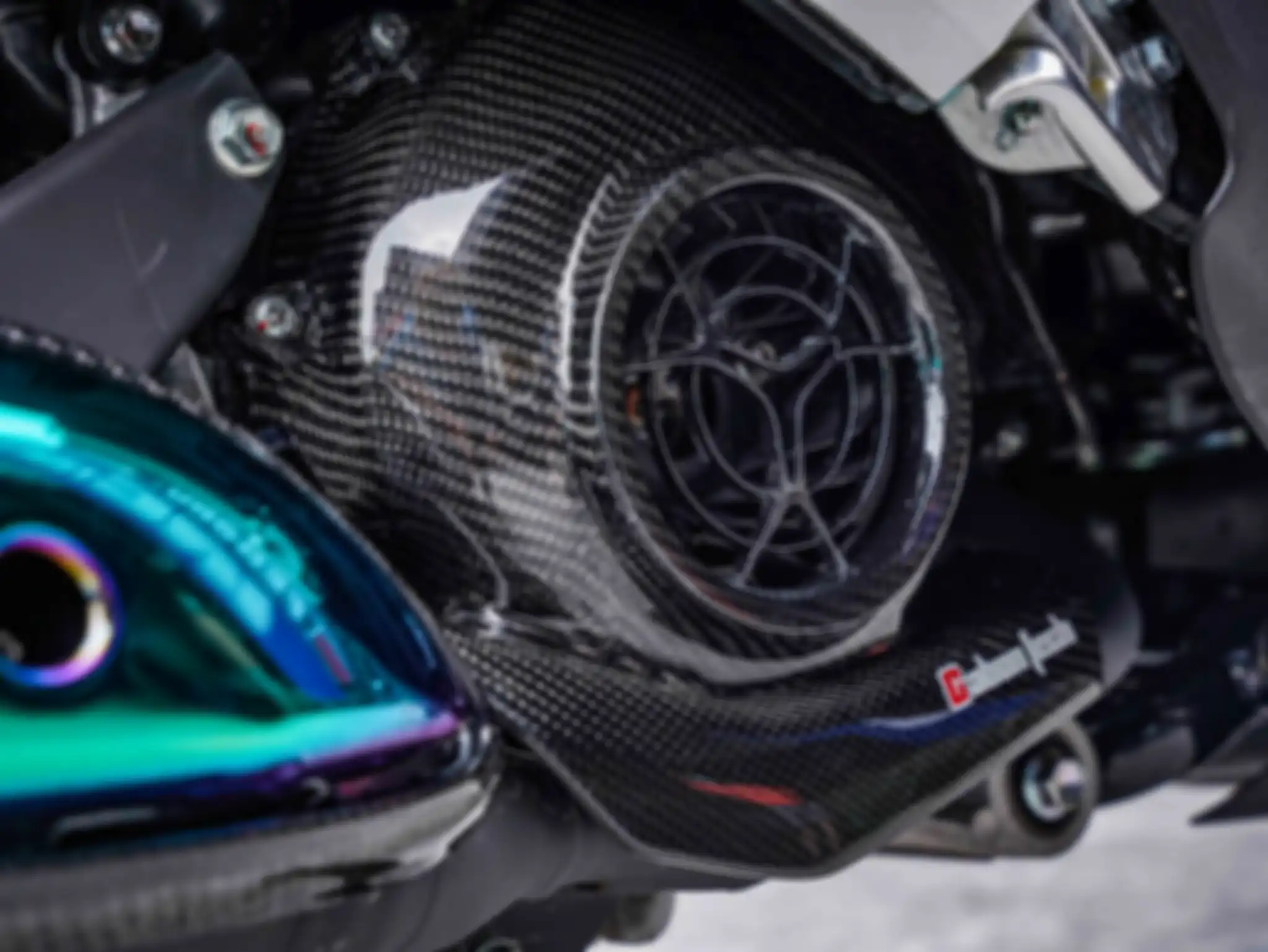 Yamaha Grand Filano ini bertabur part carbon dari Cabontech.