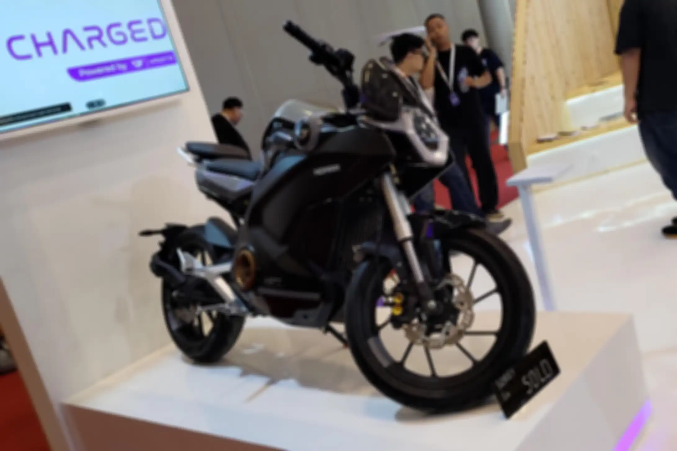 Charged Ndara, motor listrik berbentuk motor sport naked bike.