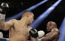 SEJARAH HARI INI - Muncul Petinju yang Bisa Memukuli Floyd Mayweather Jr Paling Banyak