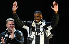 Alexander Isak Balik tetapi Diamuk Fans Newcastle, Mobil Ditendang Anak-anak