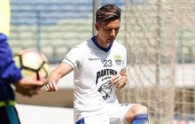 Mario Gomez Penuhi Janji kepada Kim Kurniawan dalam Laga Persib Kontra PSKC