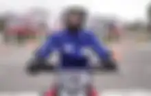 Kebiasaan Ngerem Pakai Dua Jari Sangat Berbahaya Loh, Begini Penjelasannya!