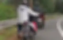 Bukan Kehabisan Bensin, Terungkap Wisatawan Dorong Motor di Area Gunung Bromo